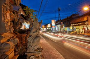 Jalan Raya Ubud at night
